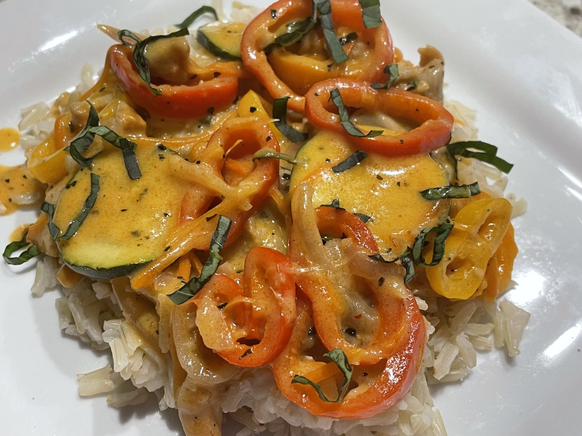 https://mydragonflycafe.com/wp-content/uploads/2022/03/Thai-Chicken-Curry.jpg